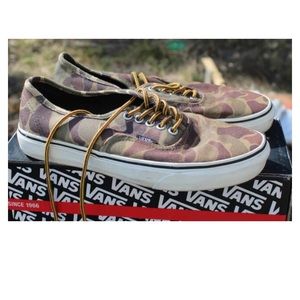 Vans camo canvas shoes